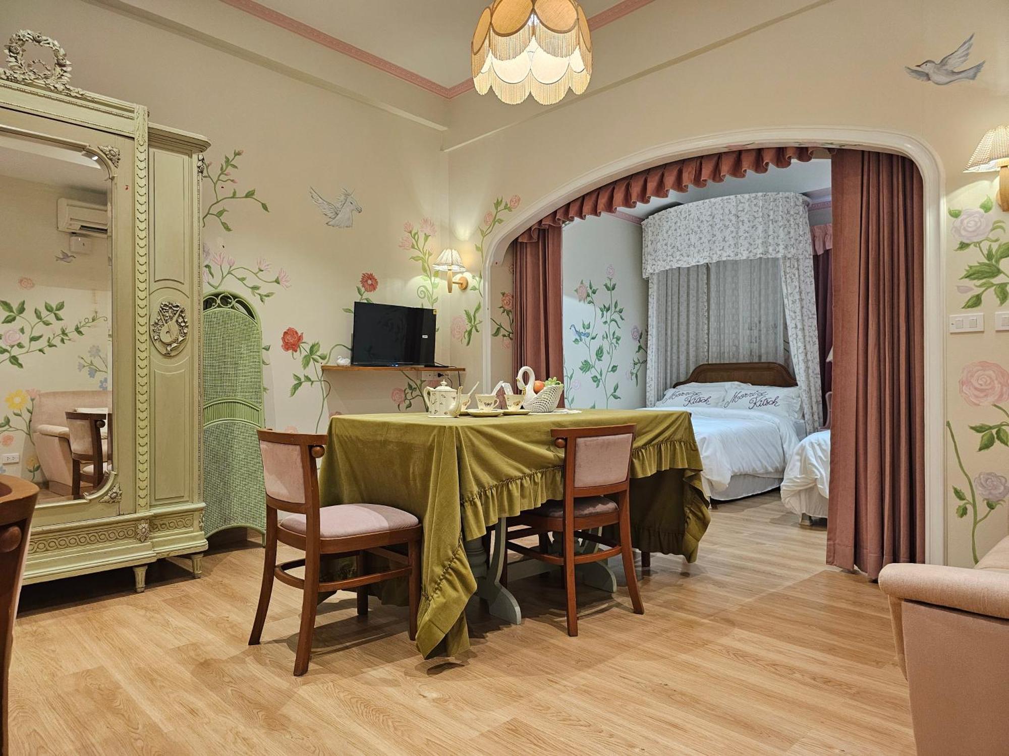 Kitsch Khách sạn