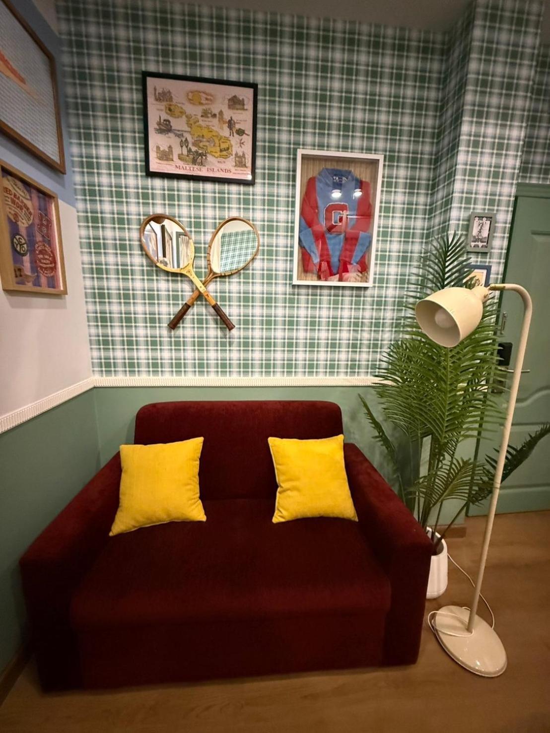 Kitsch Khách sạn *